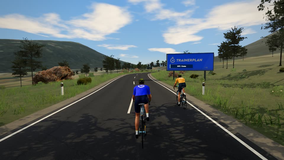 Ciclista rodando en la Sierra de Madrid en TrainerPlan Virtual